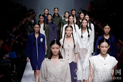 中国国际时装周上演60年代怀旧风
