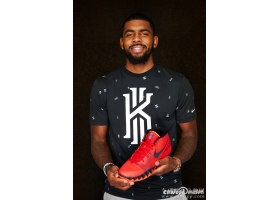 耐克发布骑士控卫欧文签名球鞋“KYRIE 1”