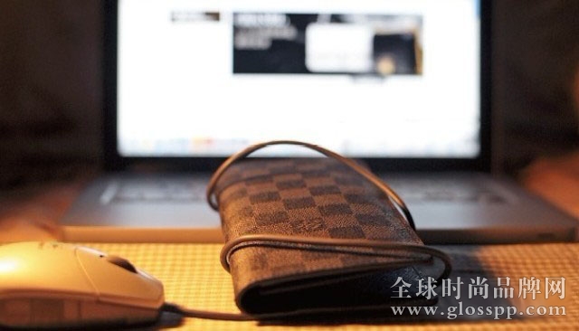 2013年的调研数据显示，中国网上销售的奢侈品中80%是假货。
