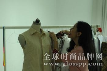 石汝服饰：“工作室+咖啡馆”成衣定制模式