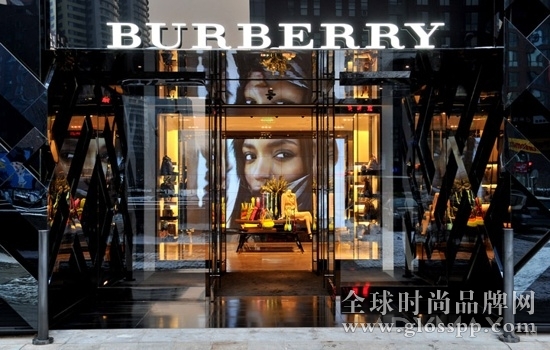Burberry2015财年下半年收入上涨10% 香港地区销售下跌