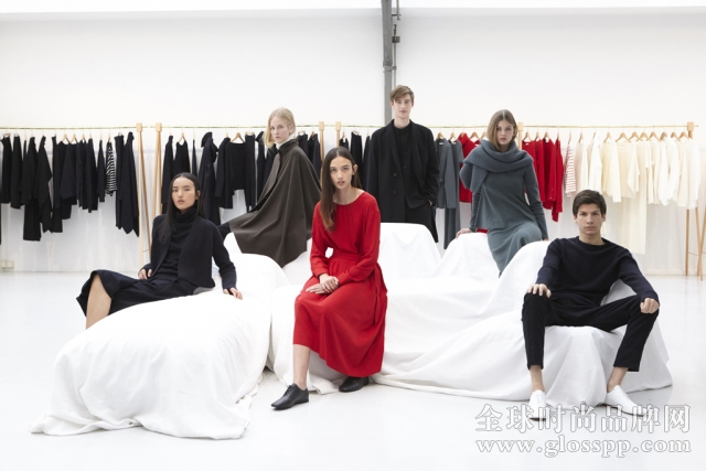 models-in-looks-from-the-uniqlo-and-lemaire-collection-ctsy