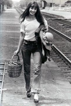 如果不讲 Jane Birkin 的故事， Birkin 包要怎么卖？