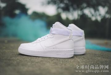 经典依旧，Nike Air Force 1 High ’07 纯白实物近赏