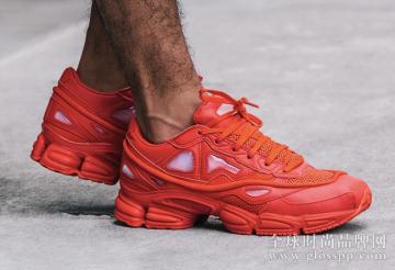 adidas x Raf Simons OZWEEGO 2 “Red” 鲜红登场