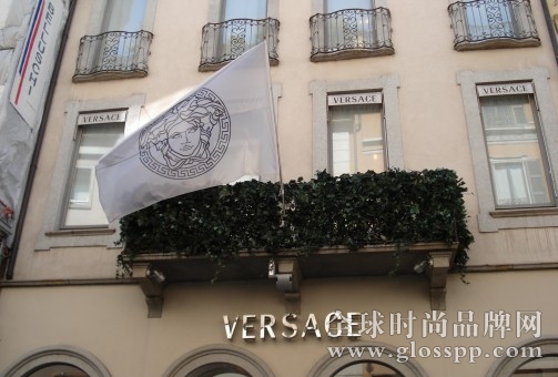 Versace-503x340
