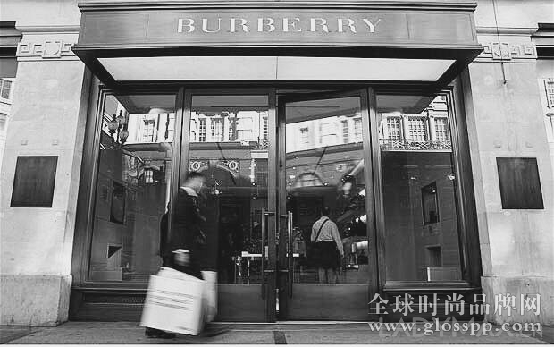 Burberry遭恶意收购? 外媒分析神秘买家最大可能是LVMH