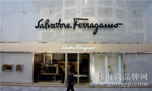 好不容易在去年实现好转的Salvatore Ferragamo重新跌落谷底