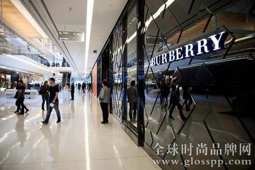 Burberry缘何折戟电商：奢侈品消费需要“仪式感”