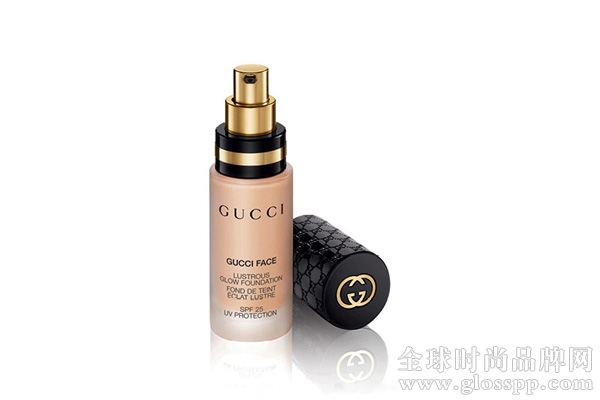 Gucci首个化妆品系列预览 奢华的设计感