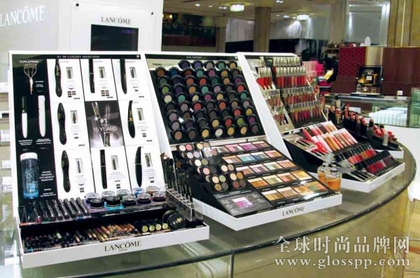 06-Lancome-Macys-Counter-Unit-Array-Marketing